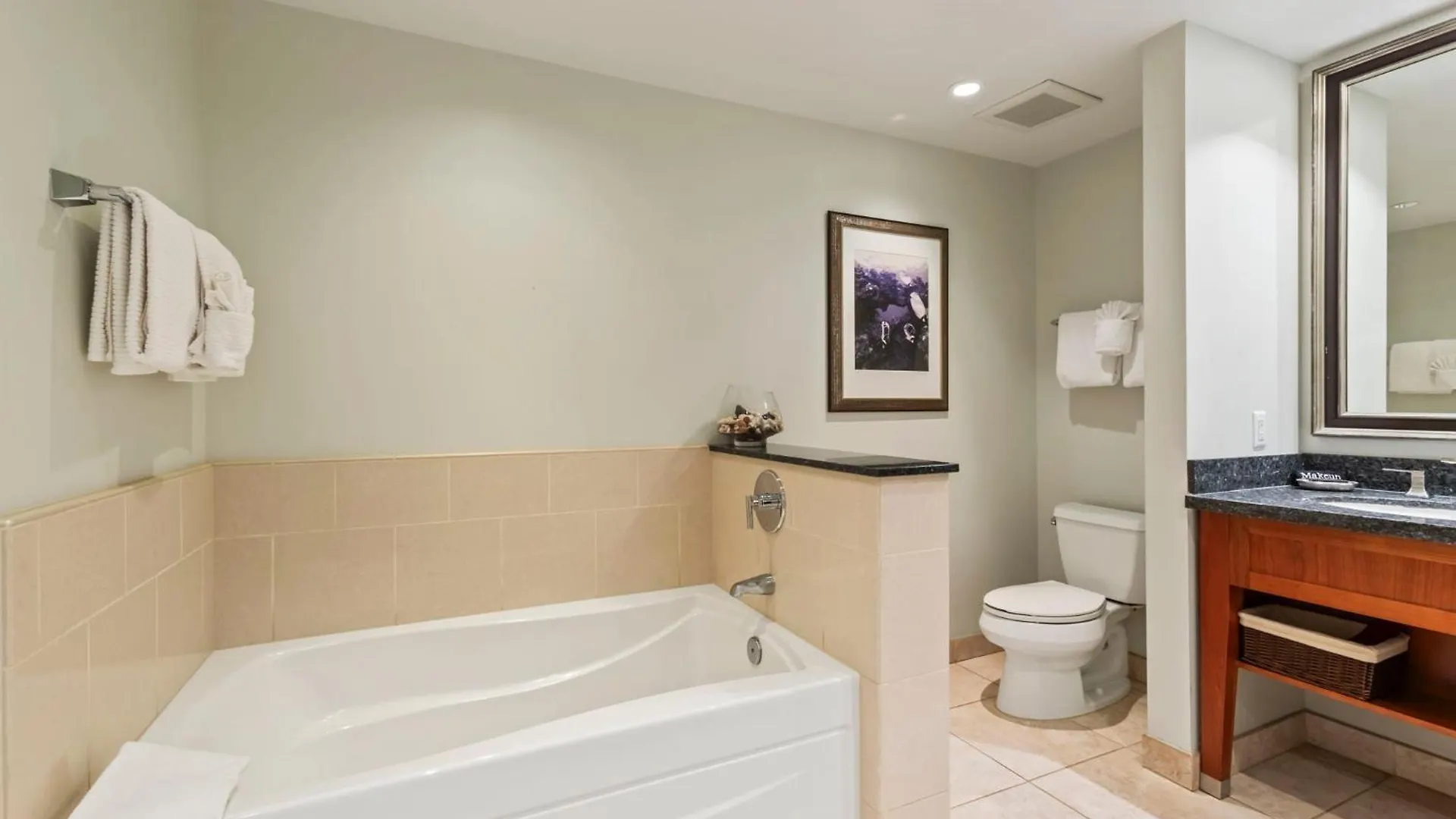 Extra Large 1Br Luxury Resort Condo With Massive Outdoor Space & Balcony Lahaina