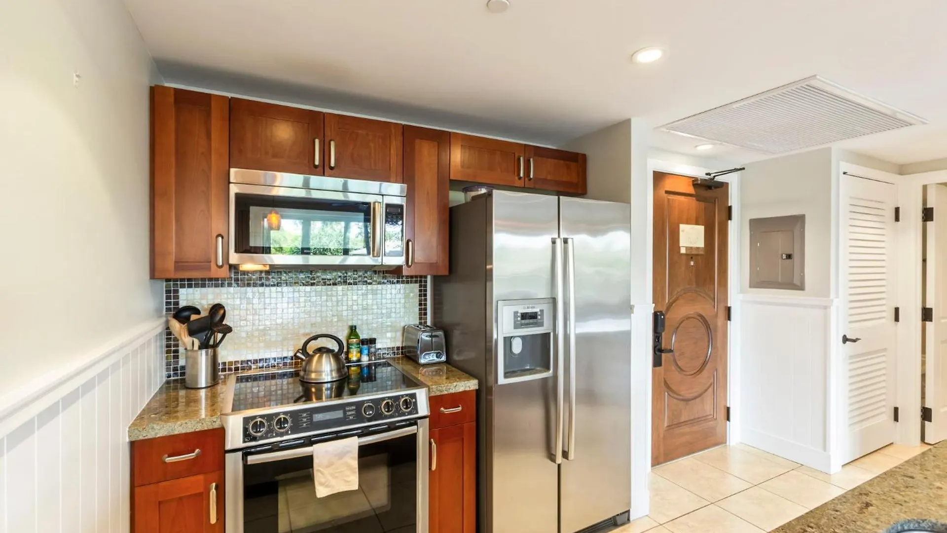 Extra Large 1Br Luxury Resort Condo With Massive Outdoor Space & Balcony Lahaina